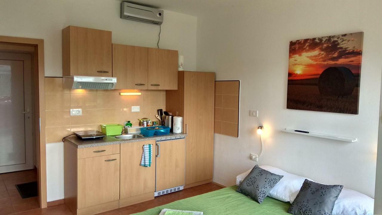 Apartmaji Suhorje Exterior photo